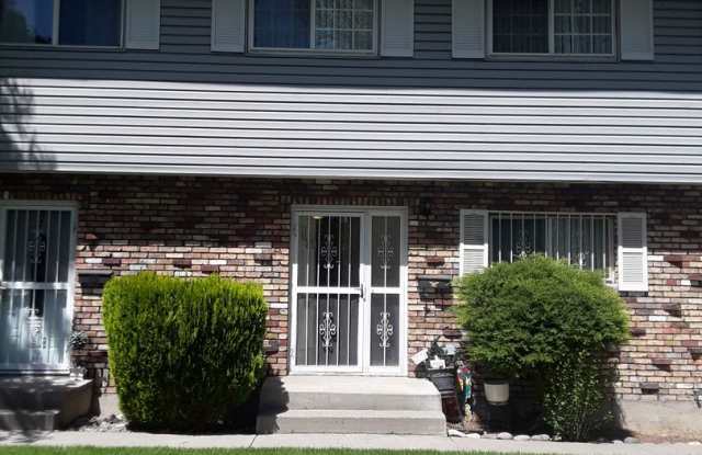 Central and updated 3 bedroom 1.5 bath townhome photos photos