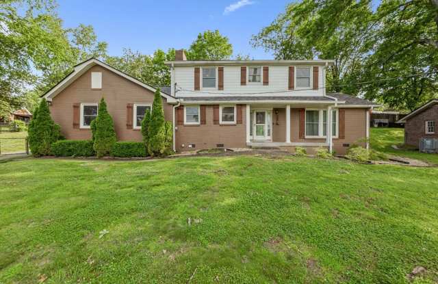 Beautiful Home in Hendersonville! - 109 Cloverdale Court, Hendersonville, TN 37075