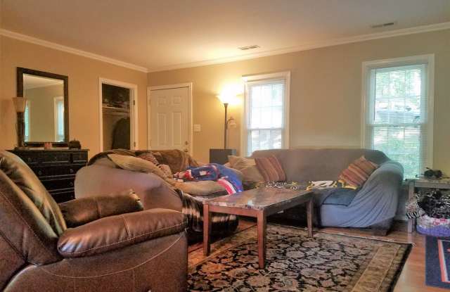Spacious rancher located off of Genito Road. Gallery 4