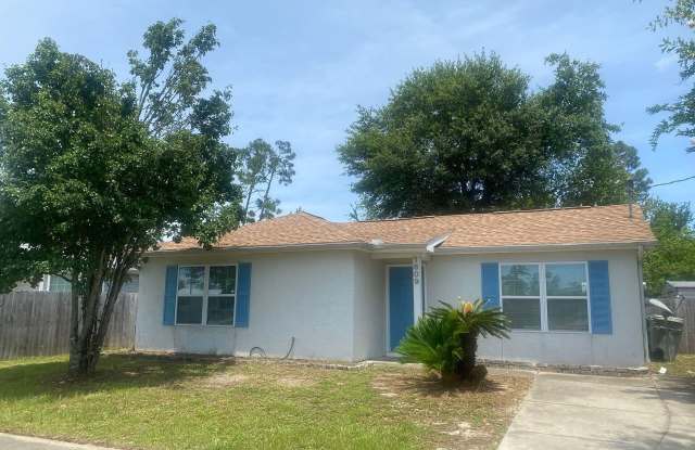 1609 Louisiana Avenue - 1609 Louisiana Avenue, Lynn Haven, FL 32444