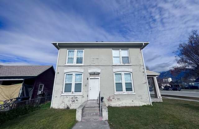 190 S 500 W - 2 photos photos