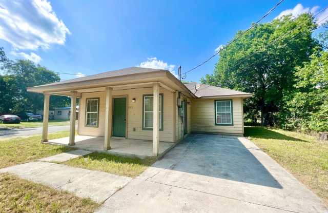 *COMING SOON* Great Location! 3 Bedroom Home Near Shopping & Dining! photos photos *COMING SOON* Great Location! 3 Bedroom Home Near Shopping & Dining! photos photos