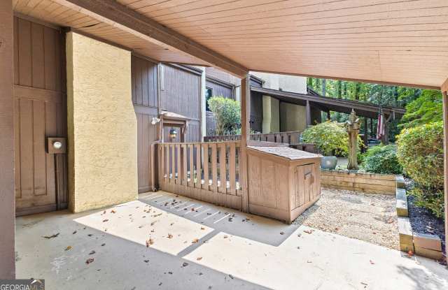 12 Cobblestone Gallery 3
