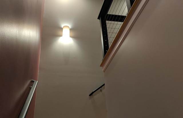 251 SW Rosser Gallery 4