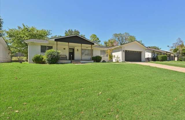 Amazing sleek modern updated home that is move in ready. Gallery 1