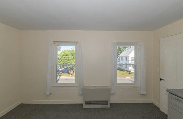 24 Pleasant Street Gallery 3