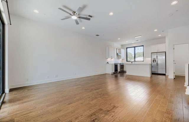 Modern Luxury Townhome in Gated Community - Rooftop Balcony & Premium Upgrades! Gallery 4