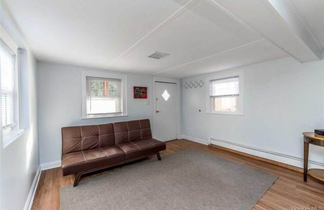 28 E Walnut Street photos photos