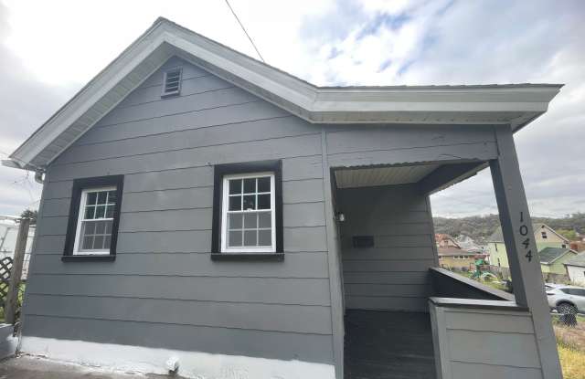 Newly updated 3 bedroom house in Glassport for rent! photos photos