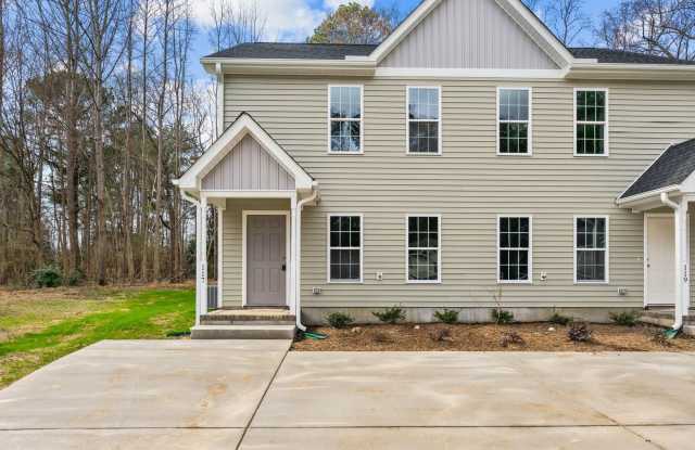 Gorgeous 3 Bed/3.5 Baths in the Heart of Lillington Gallery 3