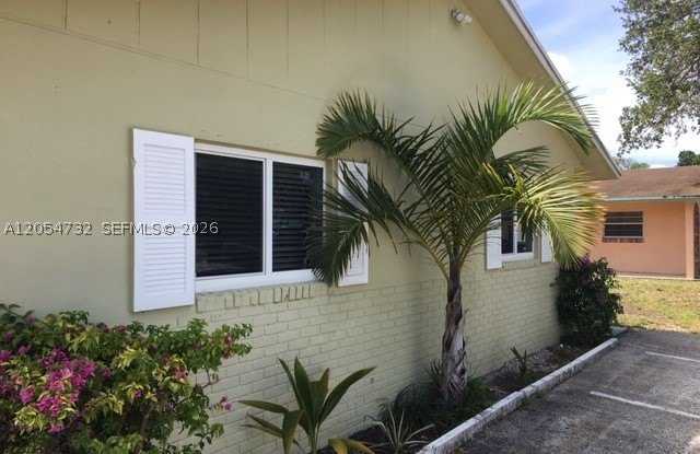 2407 SW 42nd Ave photos photos