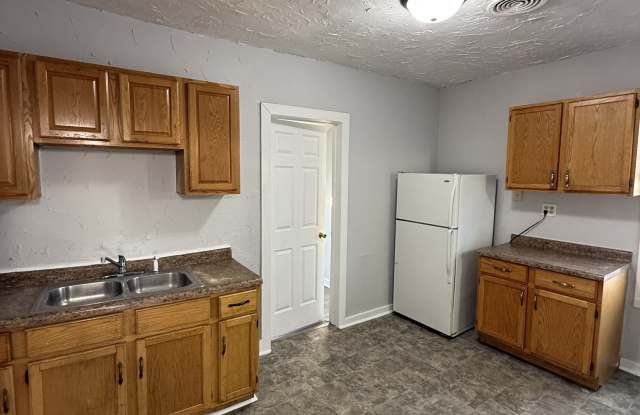 799 Park St., 2 photos photos