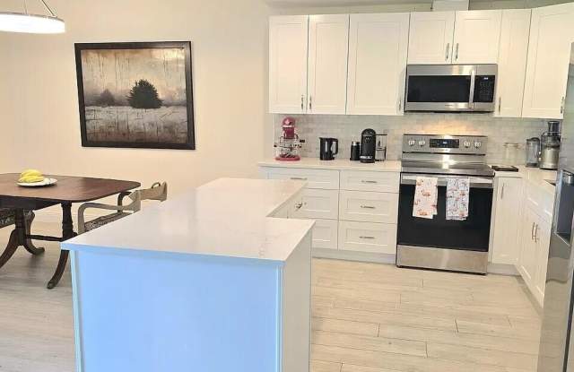 1705 Mariners Cove Gallery 3