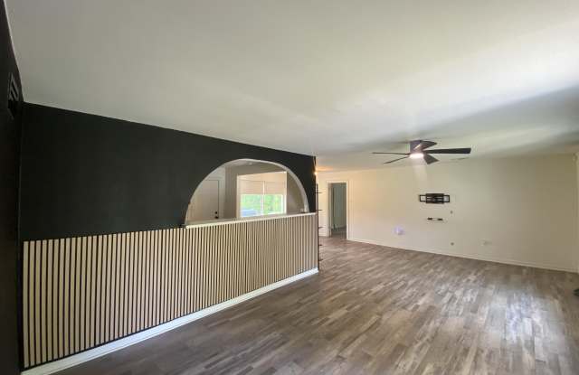 9922 N Parkview Drive Gallery 4
