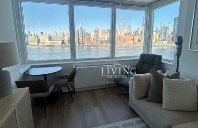 5241 Center BOULEVARD photos photos