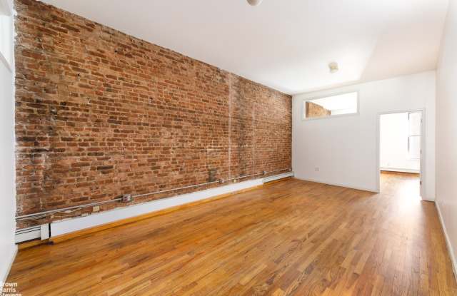160 Seventh Avenue Gallery 4