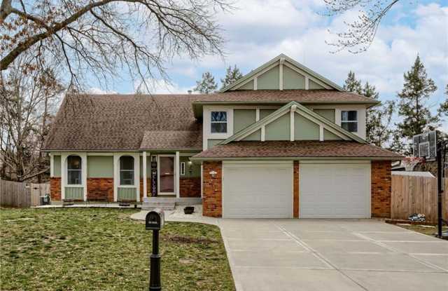 {8615} Remodeled w/ Updated Kitchen + New Flooring + Fenced backyard - 8615 West 72nd Terrace, Overland Park, KS 66204 {8615} Remodeled w/ Updated Kitchen + New Flooring + Fenced backyard - 8615 West 72nd Terrace, Overland Park, KS 66204