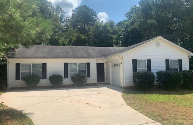 CHARMING 3BR / 2BA RANCH IN CULDESAC! - 7326 Tiderace Court, Chattahoochee Hills, GA 30268