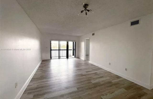 8875 Fontainebleau Blvd photos photos
