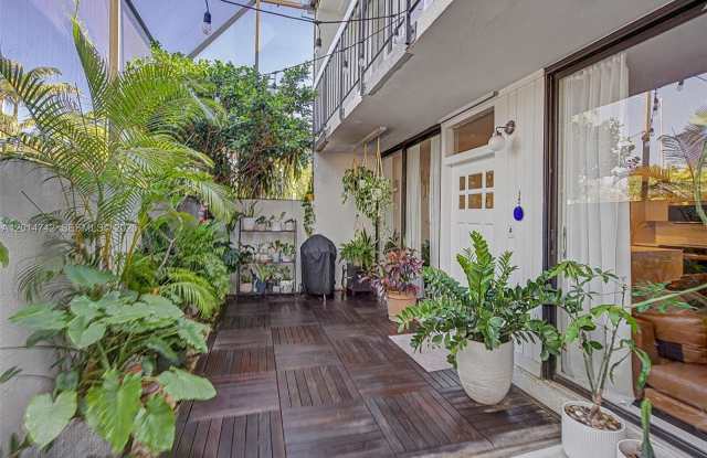 3162 Bird Ave photos photos