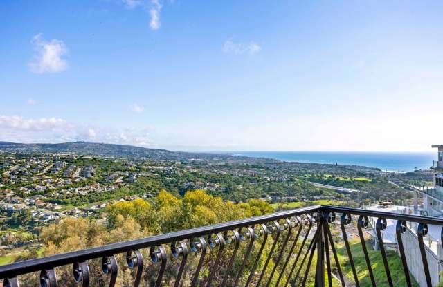 Gorgeously Updated 5 Bedroom Home with Views! - 16 Cresta Del Sol, San Clemente, CA 92673