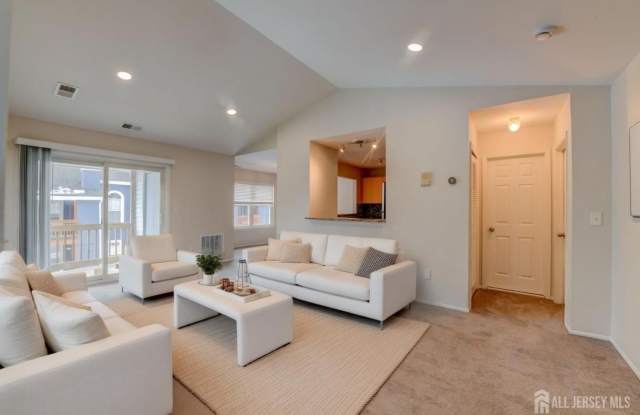 58 Tanglewood Court - 58 Tanglewood Court, Middlesex County, NJ 08852