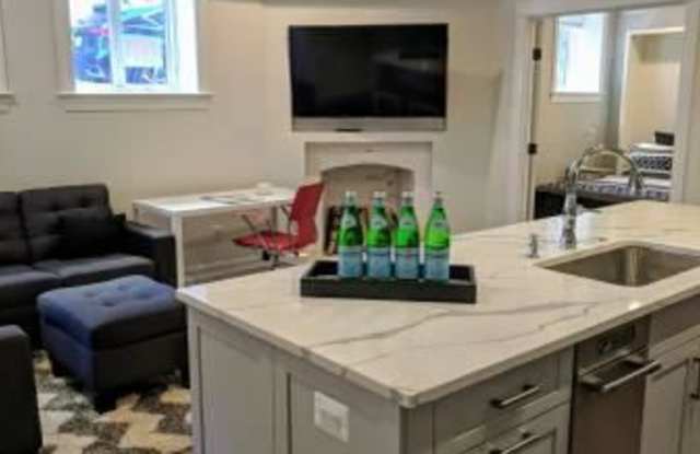 1610 Riggs Pl NW Gallery 3