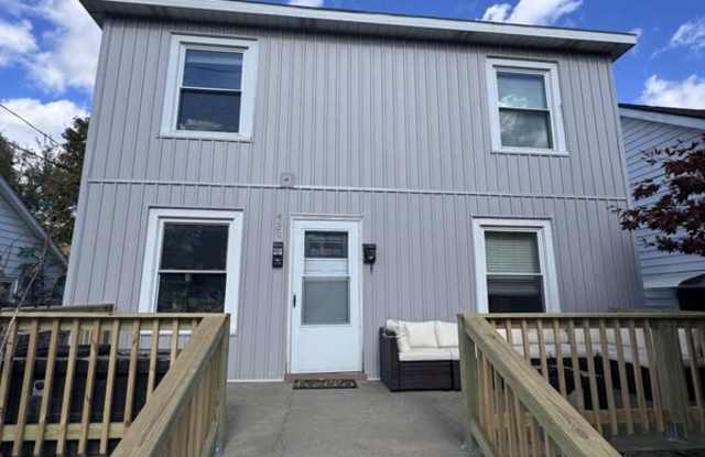 829 Flat Street NE photos photos