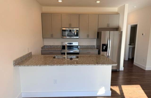 Powell 37849 - 3 bedroom 2.5 bath condo - call Troy Adams 865-233-6949 Gallery 4