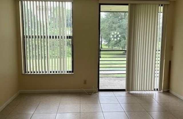 8050 MCNAB Road W Gallery 3