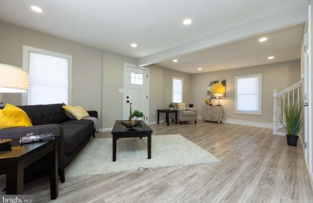 2407 HAMMONDS FERRY Road Gallery 4
