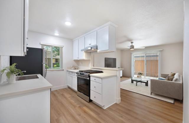 Brentwood Apartments Gallery 2