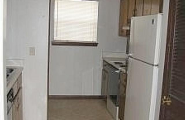 Townhome Near the Beach, In the Heart of PCB! *SPECIAL: 1/2 OFF 1st Month's Rent* + *Military Incentive!* Gallery 4