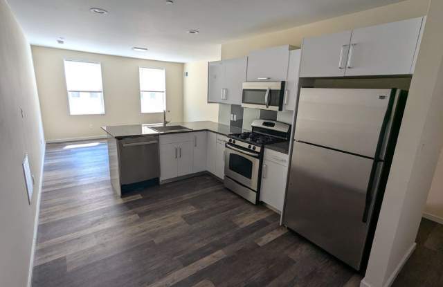 NY Style Townhome 3br/2ba in Gated Community with Garage Parking photos photos