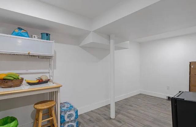 12 Florence Avenue Gallery 2