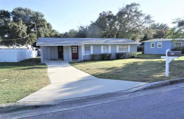 Modest Oldie but Goodie Clermont 3/2 Home - 862 Center Lane, Clermont, FL 34711