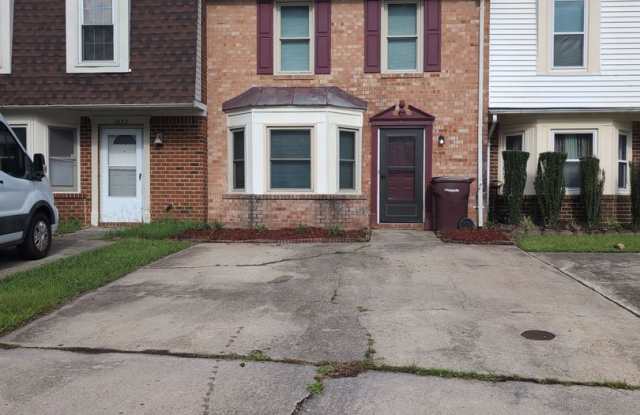 1954 Candlelight Drive Chesapeake, VA -Available August 15 photos photos