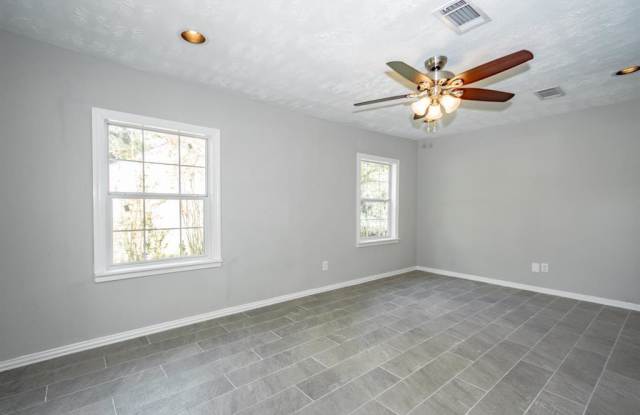 12910 Samuel Lane Gallery 2