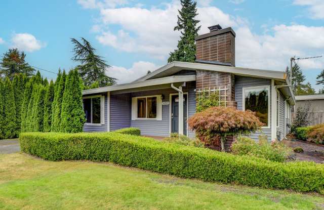 Live large on the east side - 10247 134th Avenue Northeast, King County, WA 98033
