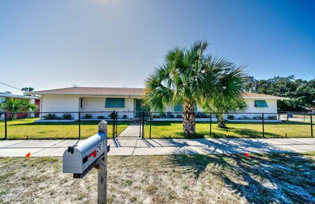 2615 W 11th Street photos photos