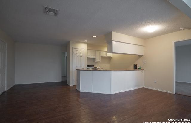 7568 WINDSOR OAKS Gallery 2