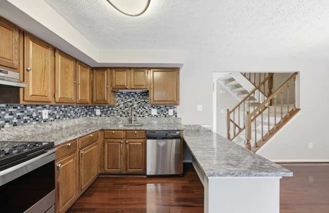 3BR, 3.5BR Townhouse in Centreville Gallery 4