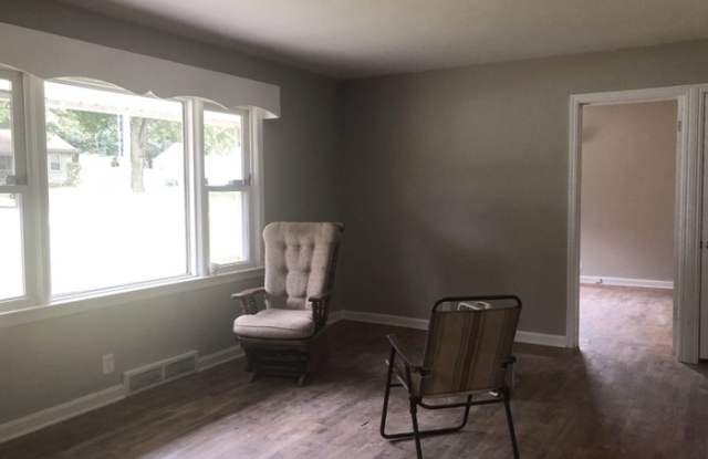 5724 North Amoret Avenue Gallery 3