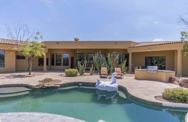 6570 N Lost Dutchman Road Gallery 3
