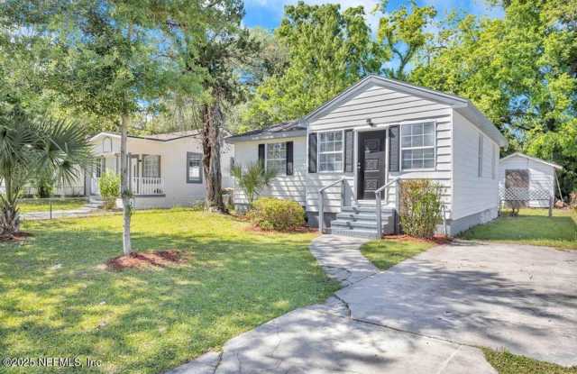Quaint and Cozy 2 BR 1 BA Home photos photos