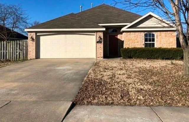 Available for Move-in June 1st! Charming 3 Bedroom, 2 Bathroom Home in East Springdale photos photos