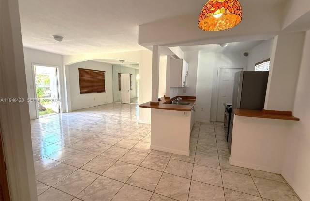 1207 Marseille Dr photos photos