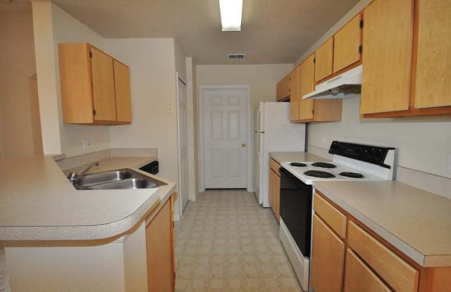ORLANDO: Gated Community of Courtney Landing - Near Airport Gallery 3