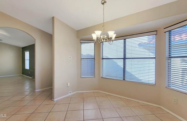 8817 E Dahlia Drive Gallery 4