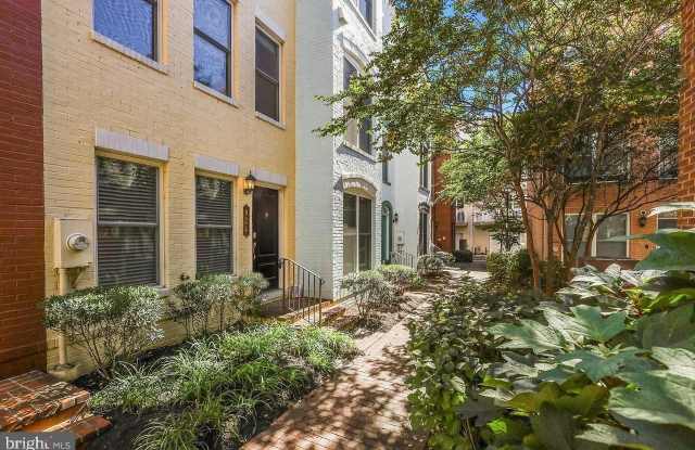 924 4TH Street SE photos photos